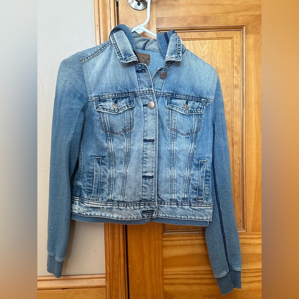 American Eagle Women’s Small Hooded Denim Jean Jacket Knit Sleeves & hood